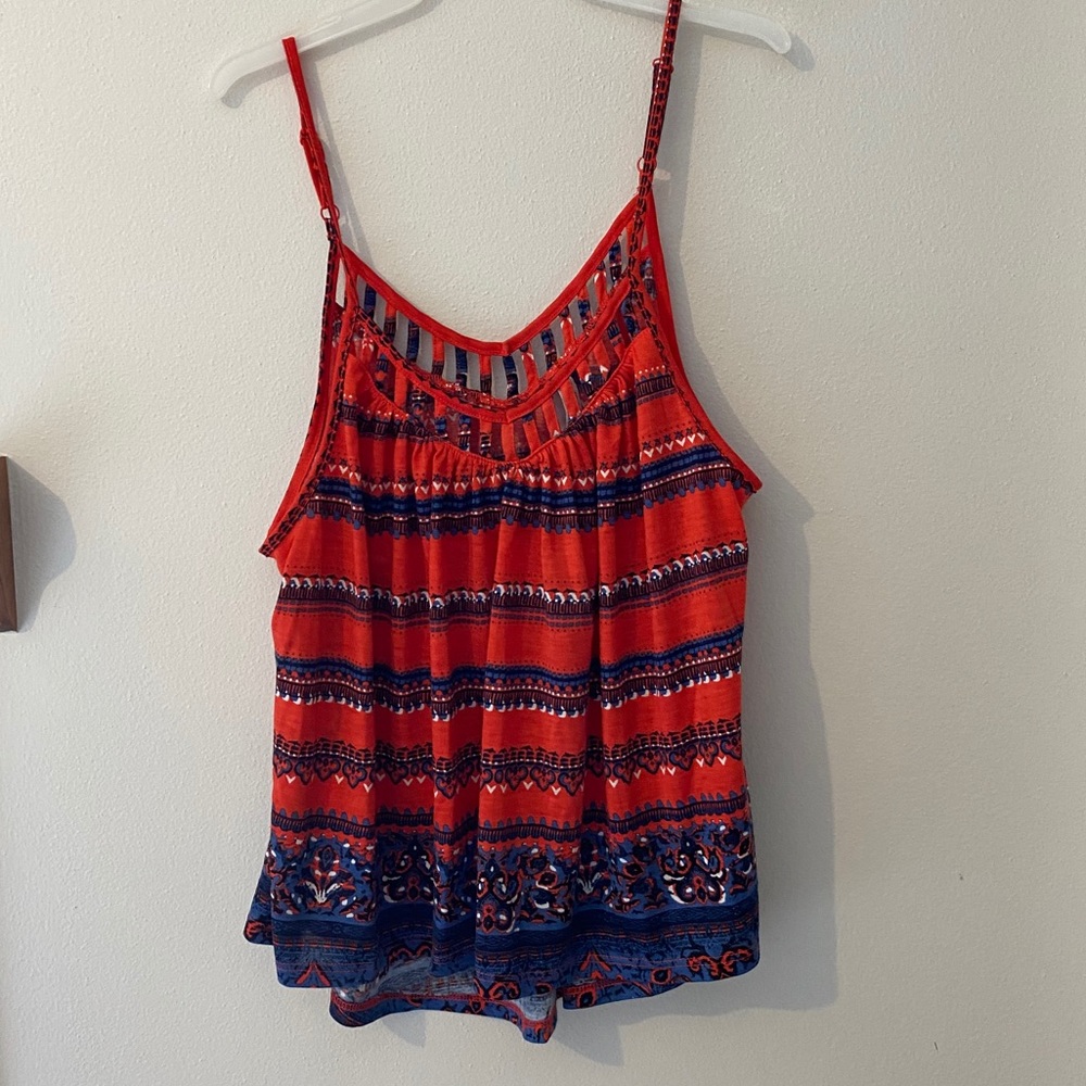 Patterned tank - Picture 1 of 3